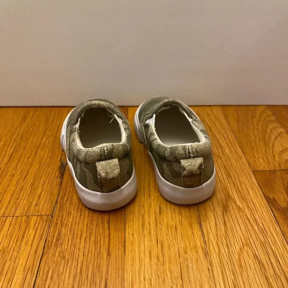 Gymboree camouflage sneakers - Size 5